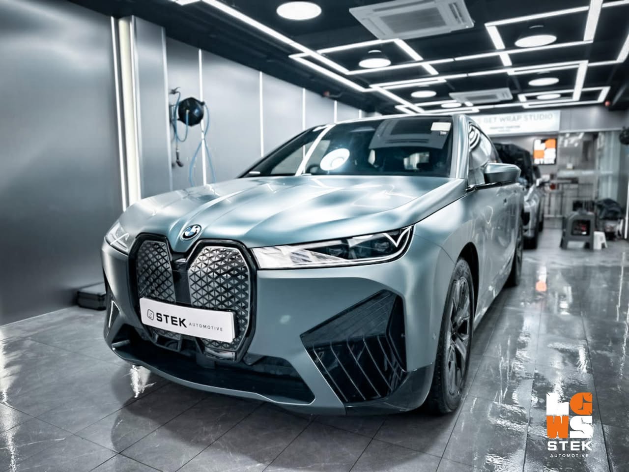 BMW iX STEK DYNOMatt 透明啞面漆面保護膜 (Matte PPF) 施工作品