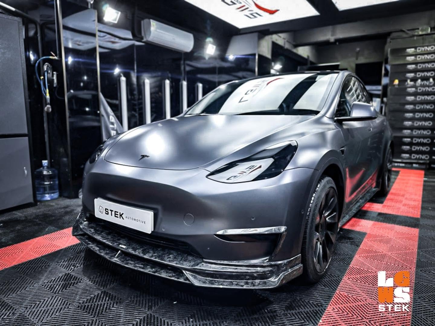 Tesla Model Y STEK DYNOMatt 透明啞面漆面保護膜 (Matt PPF) 施工作品